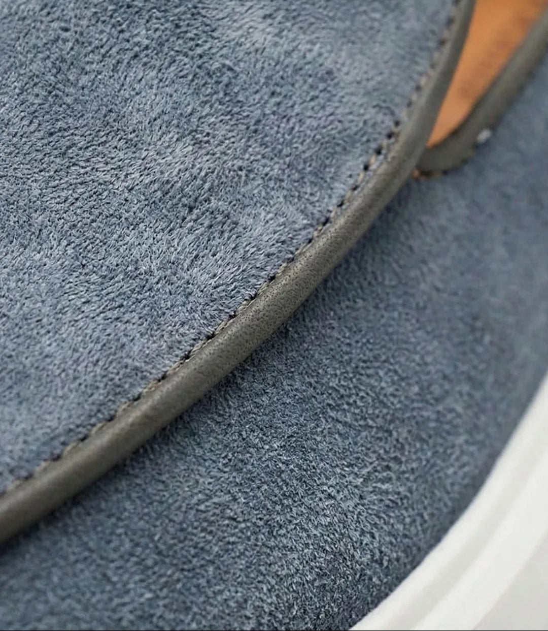 Belgian Loafer Hybrid em Camurça