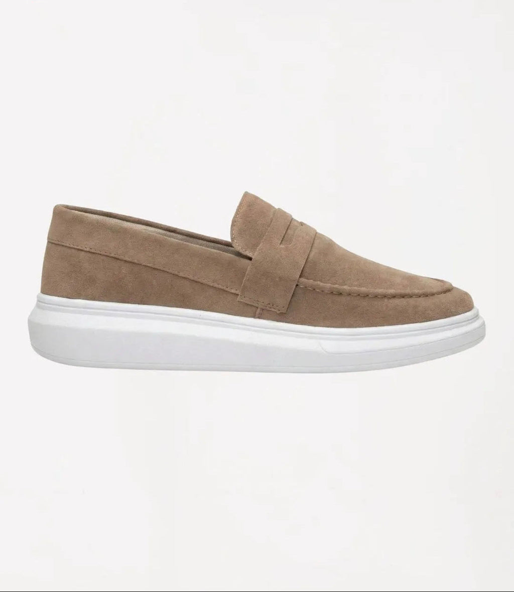 Mocassim Penny Loafer em Camurça