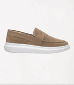 Mocassim Penny Loafer em Camurça