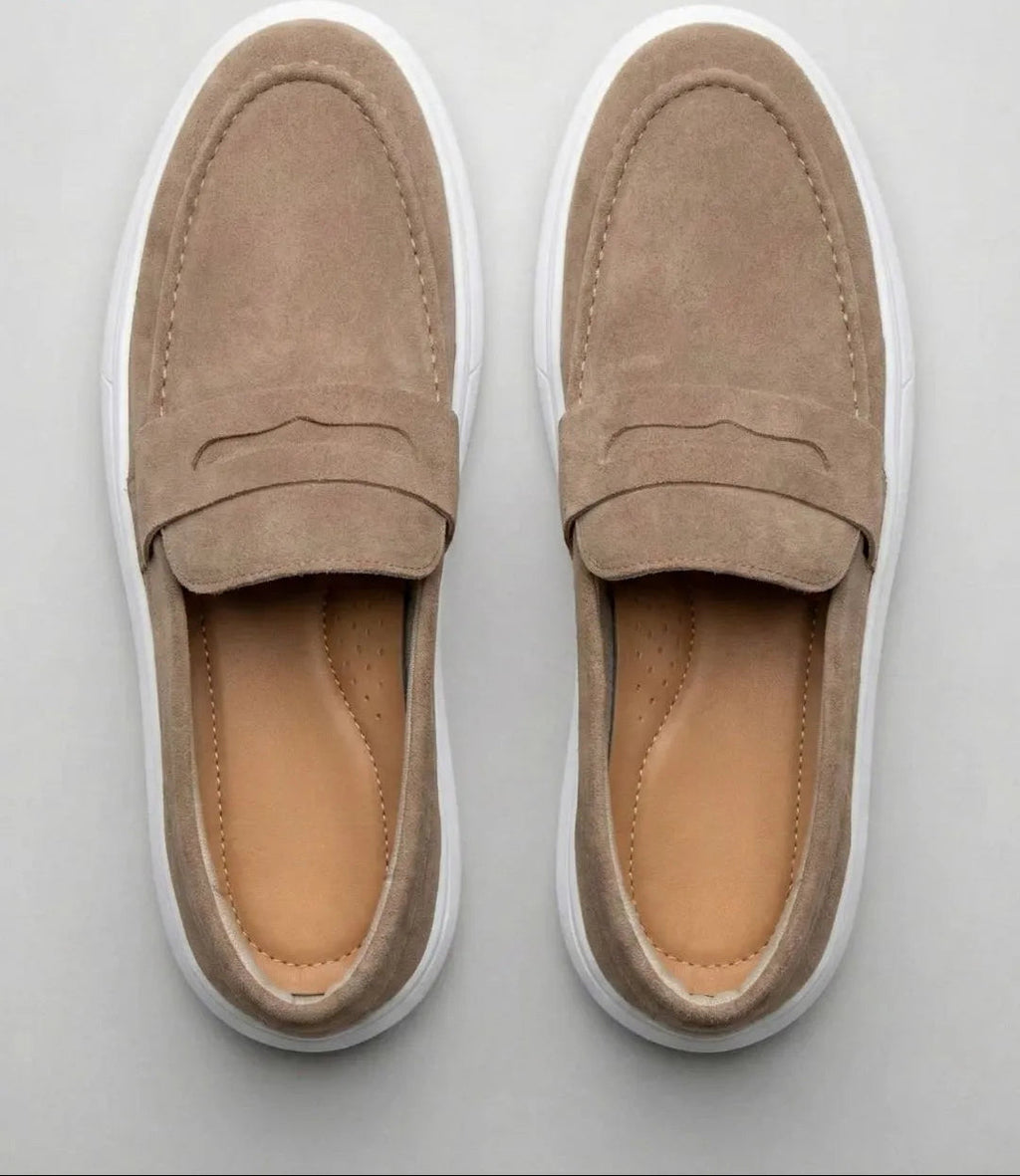 Mocassim Penny Loafer em Camurça
