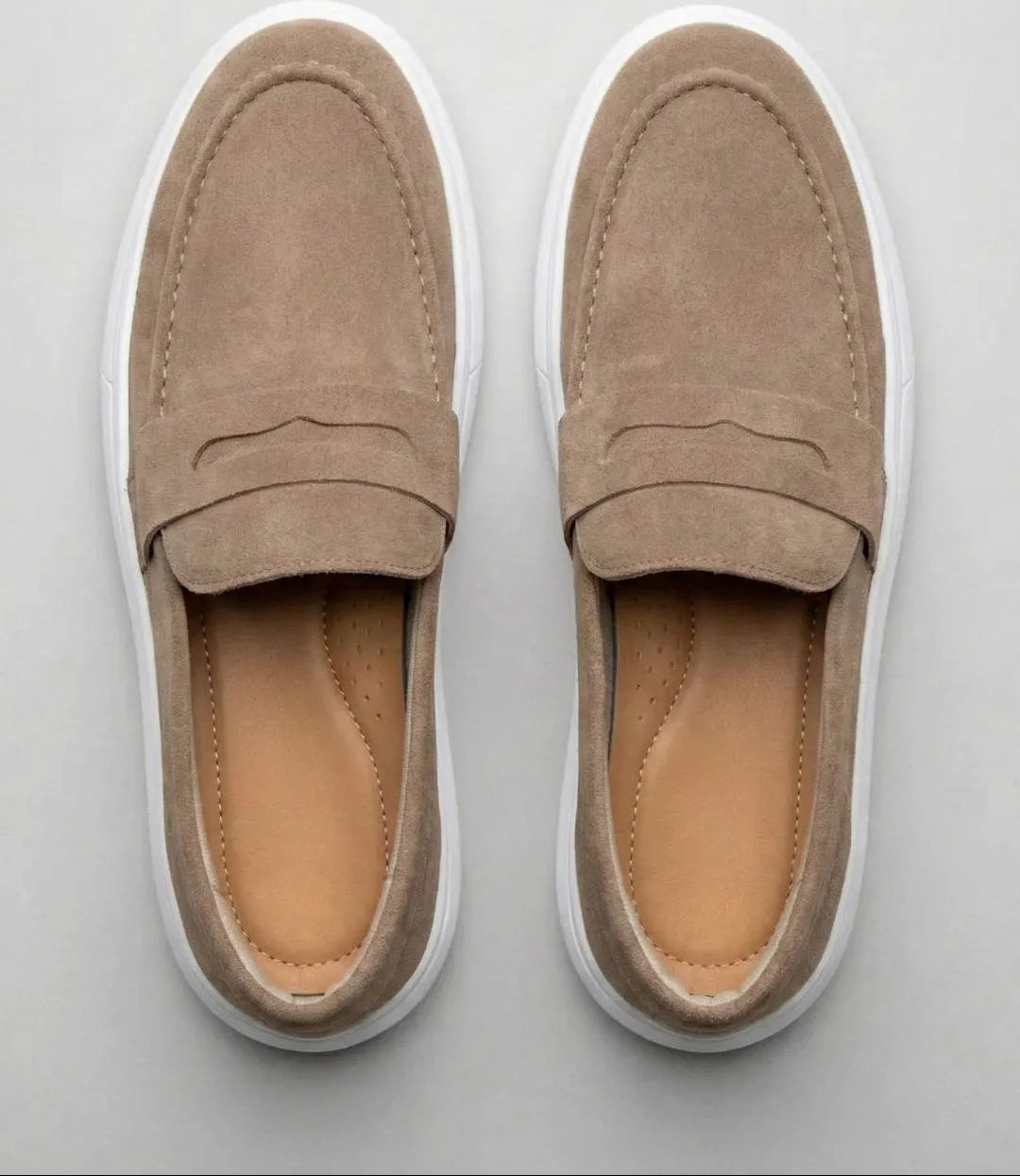 Mocassim Penny Loafer em Camurça
