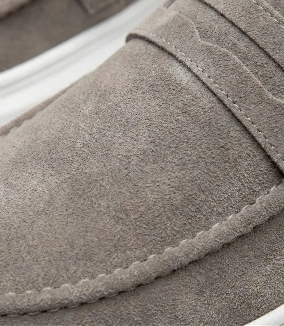 Mocassim Penny Loafer em Camurça