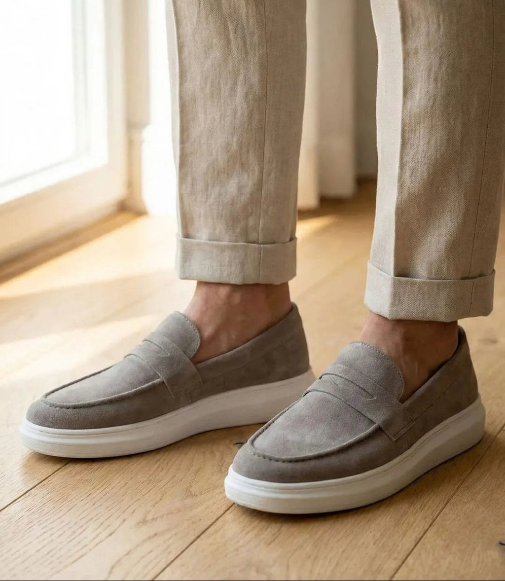 Mocassim Penny Loafer em Camurça