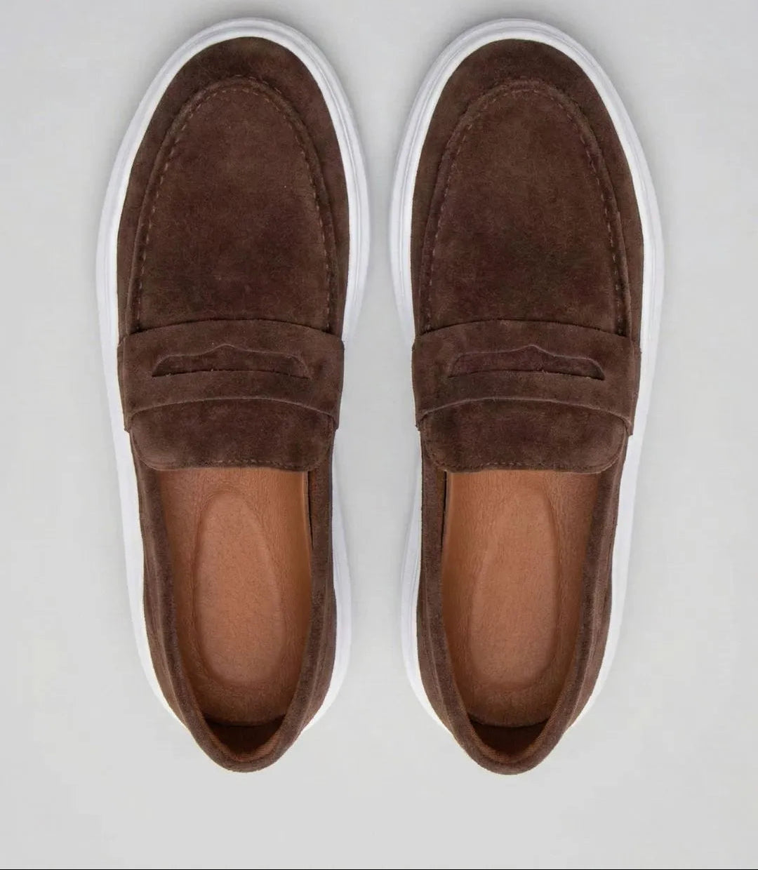 Mocassim Penny Loafer em Camurça