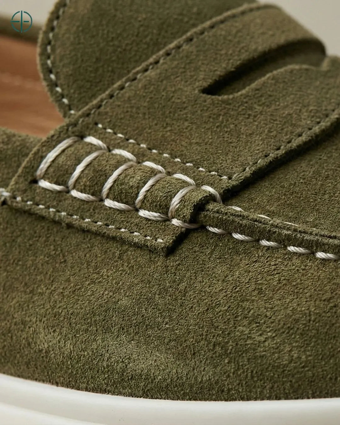Mocassim Penny Loafer em Camurça